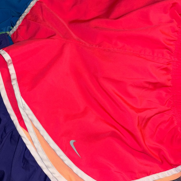 FIVE PAIRS of NIKE XL Running shorts. Dri fit with inside bottom as well. - Picture 7 of 7